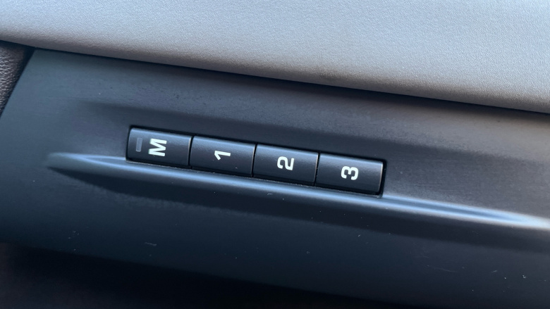 Land Rover Range Rover Evoque 2.0 P200 R-Dynamic SE 5dr Auto Petrol Hatchback